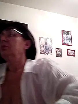 Snapshot of AlbinaXPretty chatting on March 12, 2025, 7:49 pm AlbinaXPretty online show from March 12, 2025, 7:49 pm