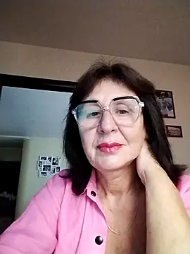 Snapshot of AlbinaXPretty chatting on September 24, 2025, 8:28 am AlbinaXPretty online show from September 24, 2025, 8:28 am