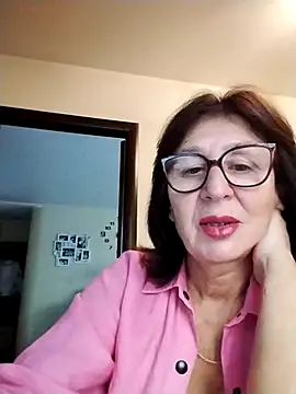 Snapshot of AlbinaXPretty chatting on September 27, 2025, 7:24 am AlbinaXPretty online show from September 27, 2025, 7:24 am