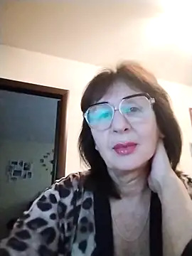 Snapshot of AlbinaXPretty chatting on October 8, 2025, 6:22 am AlbinaXPretty online show from October 8, 2025, 6:22 am