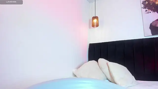 dolly zoe online show from May 15, 2026, 1:18 pm