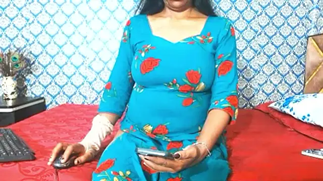 nikitahot3 online show from October 17, 2025, 2:19 pm