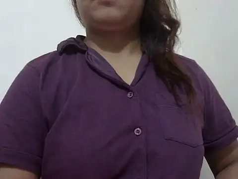 shekira99 online show from November 11, 2025, 7:47 pm