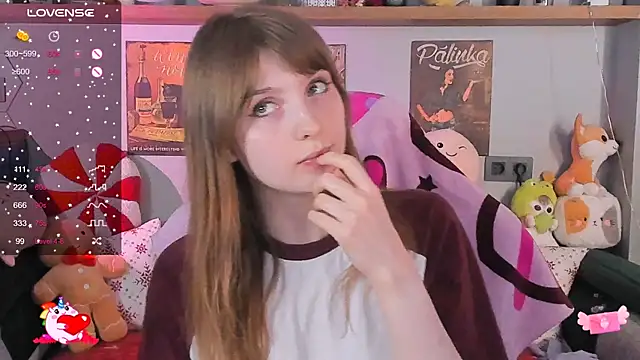 AliceLanley online show from December 17, 2024, 3:49 pm