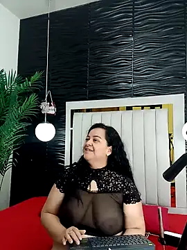 Snapshot of lucia_vonne_ chatting on January 7, 2025, 12:09 pm lucia vonne online show from January 7, 2025, 12:09 pm
