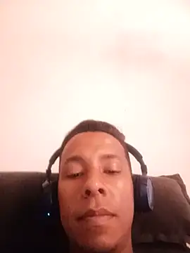 Snapshot of jhonjhon2131 chatting on May 9, 2026, 6:57 pm jhonjhon2131 online show from May 9, 2026, 6:57 pm