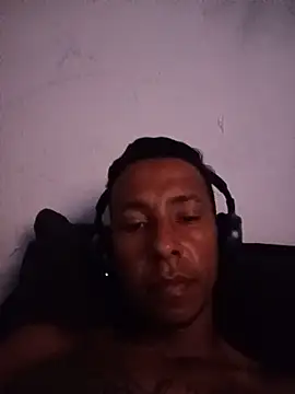 Snapshot of jhonjhon2131 chatting on May 24, 2026, 12:43 pm jhonjhon2131 online show from May 24, 2026, 12:43 pm