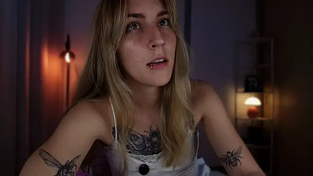 Snapshot of Dakotaa_ chatting on March 2, 2026, 12:35 am Dakotaa online show from March 2, 2026, 12:35 am