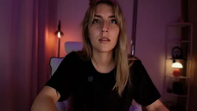 Snapshot of Dakotaa_ chatting on March 7, 2026, 1:24 am Dakotaa online show from March 7, 2026, 1:24 am