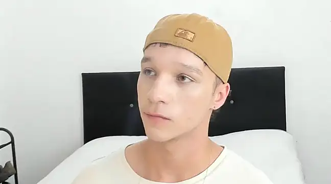 Snapshot of angelcortes chatting on December 28, 2024, 1:59 pm angelcortes online show from December 28, 2024, 1:59 pm