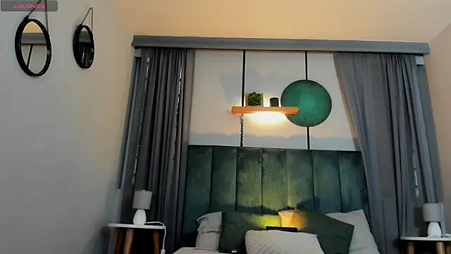 CoralineRicce  online show from November 21, 2025, 9:57 pm