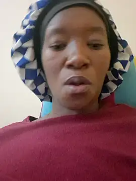Snapshot of NikkiDickSavage chatting on January 19, 2025, 1:32 am NikkiDickSavage online show from January 19, 2025, 1:32 am