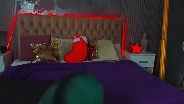 Snapshot of DellaRowe chatting on December 24, 2024, 1:28 pm DellaRowe online show from December 24, 2024, 1:28 pm