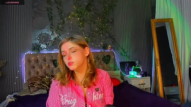 Snapshot of DellaRowe chatting on January 22, 2025, 2:03 pm DellaRowe online show from January 22, 2025, 2:03 pm