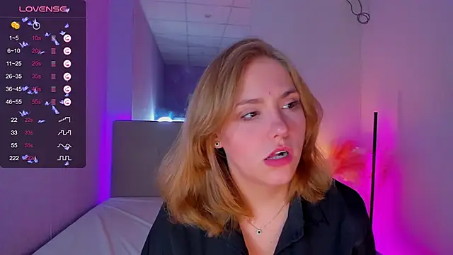 Snapshot of DellaRowe chatting on September 23, 2025, 12:30 pm DellaRowe online show from September 23, 2025, 12:30 pm