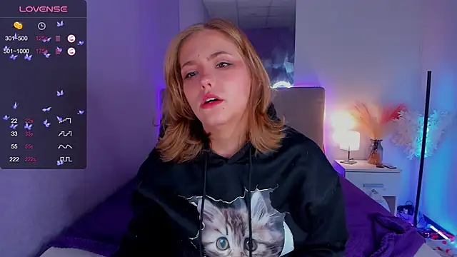 Snapshot of DellaRowe chatting on September 29, 2025, 5:34 am DellaRowe online show from September 29, 2025, 5:34 am