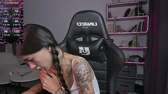 vinkitinkii online show from January 13, 2025, 9:52 am