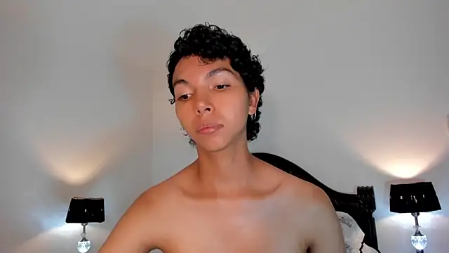 xhenisa  online show from March 10, 2025, 8:34 pm