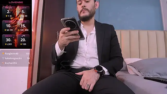 jeanpiere  online show from November 30, 2025, 1:15 pm