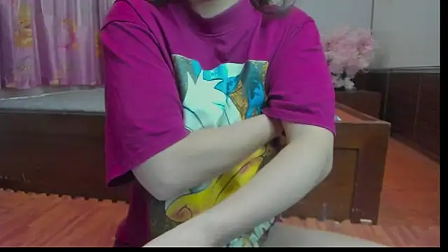 Snapshot of Mimini- chatting on January 21, 2025, 10:19 am Mimini- online show from January 21, 2025, 10:19 am