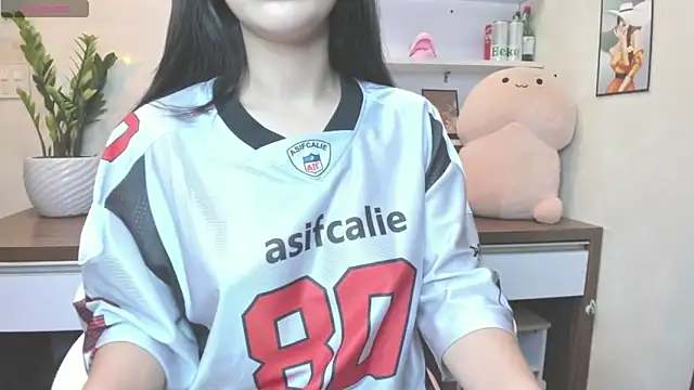 Snapshot of Mimini- chatting on October 11, 2025, 5:17 am Mimini- online show from October 11, 2025, 5:17 am