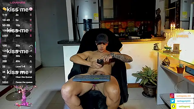 Dominic Joness online show from October 13, 2025, 12:43 am