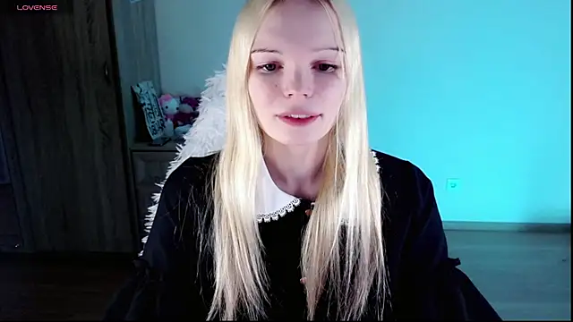 Snapshot of Emily_Nyaffee chatting on February 11, 2025, 11:22 pm Emily Nyaffee online show from February 11, 2025, 11:22 pm