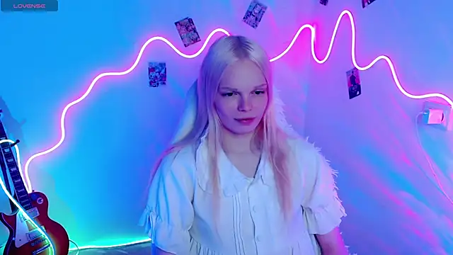 Snapshot of Emily_Nyaffee chatting on October 7, 2025, 7:55 pm Emily Nyaffee online show from October 7, 2025, 7:55 pm