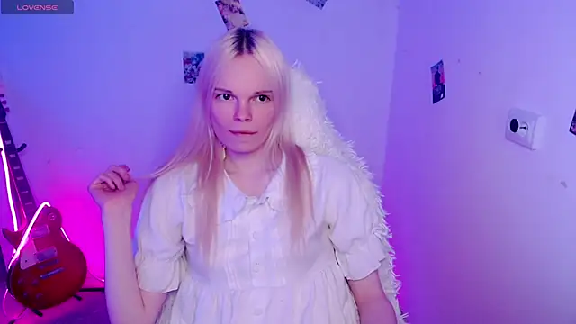 Emily Nyaffee online show from November 26, 2025, 9:49 pm