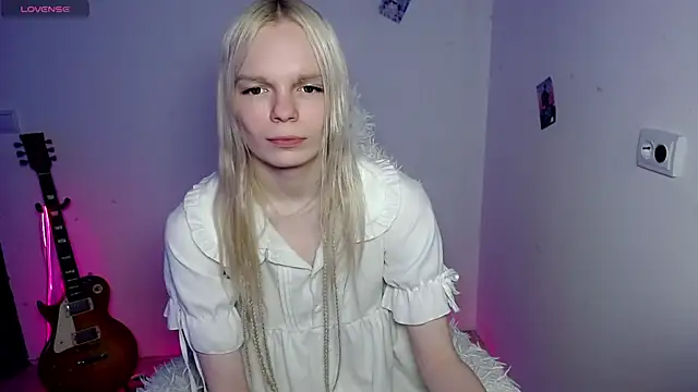 Snapshot of Emily_Nyaffee chatting on January 15, 2026, 10:20 am Emily Nyaffee online show from January 15, 2026, 10:20 am