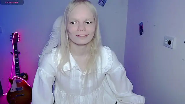 Snapshot of Emily_Nyaffee chatting on February 8, 2026, 9:34 am Emily Nyaffee online show from February 8, 2026, 9:34 am