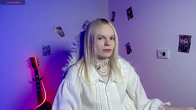 Snapshot of Emily_Nyaffee chatting on March 15, 2026, 7:09 pm Emily Nyaffee online show from March 15, 2026, 7:09 pm