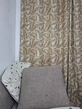 hornycreamybabe online show from July 25, 2026, 4:54 am