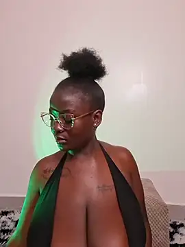 hornycreamybabe online show from July 30, 2026, 3:49 am