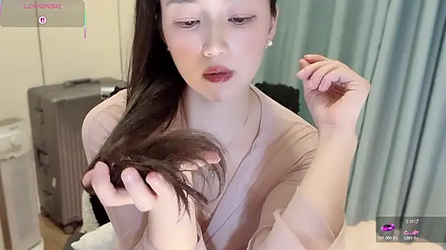 A-xena online show from November 28, 2025, 3:04 pm