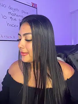 NatashaBrown12 online show from November 12, 2025, 12:38 pm