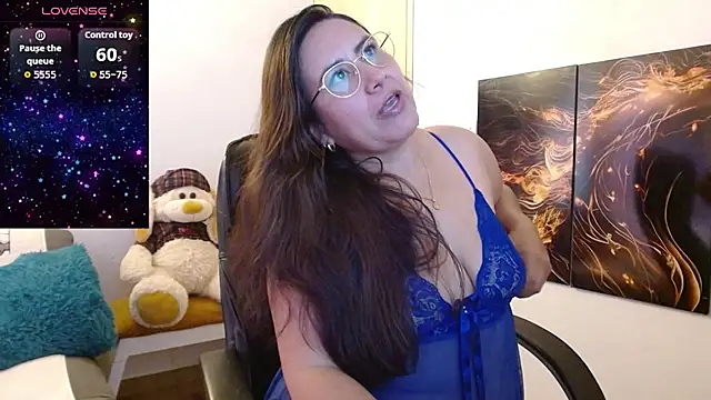 Snapshot of amalia_brunette chatting on December 18, 2025, 4:24 pm amalia brunette online show from December 18, 2025, 4:24 pm