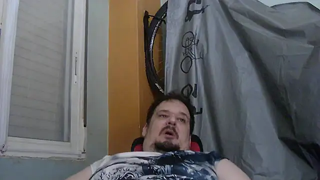Snapshot of porkorossy chatting on April 27, 2026, 9:35 pm porkorossy online show from April 27, 2026, 9:35 pm