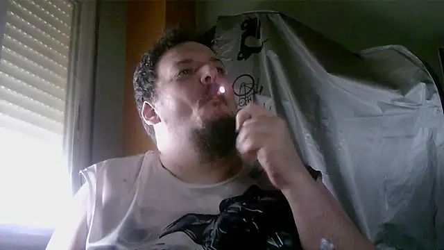 Snapshot of porkorossy chatting on May 2, 2026, 7:35 am porkorossy online show from May 2, 2026, 7:35 am