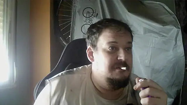 Snapshot of porkorossy chatting on May 7, 2026, 7:36 am porkorossy online show from May 7, 2026, 7:36 am