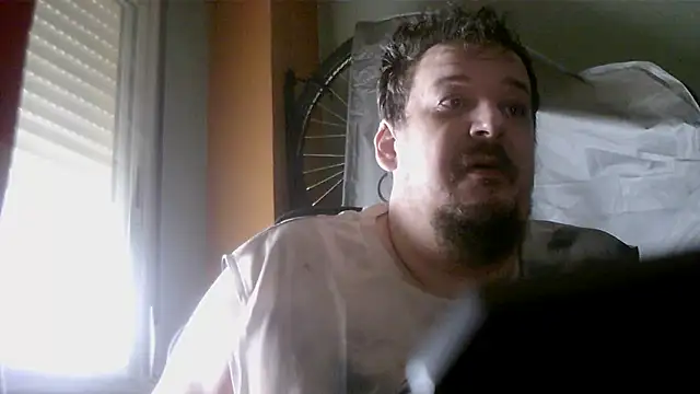Snapshot of porkorossy chatting on May 8, 2026, 7:36 am porkorossy online show from May 8, 2026, 7:36 am