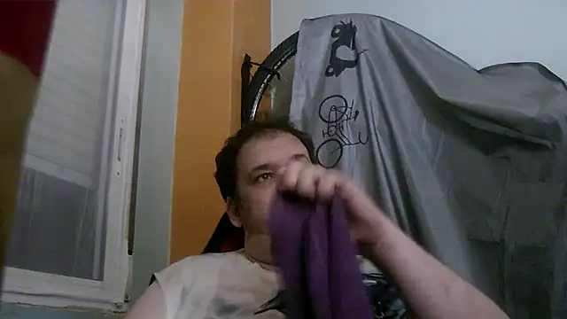 Snapshot of porkorossy chatting on May 17, 2026, 9:22 pm porkorossy online show from May 17, 2026, 9:22 pm