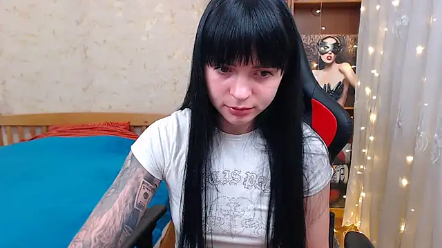 Snapshot of JuicyJess chatting on March 3, 2025, 7:49 pm JuicyJess online show from March 3, 2025, 7:49 pm
