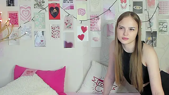 Snapshot of little_radiant_sun chatting on February 13, 2026, 9:49 am little radiant sun online show from February 13, 2026, 9:49 am