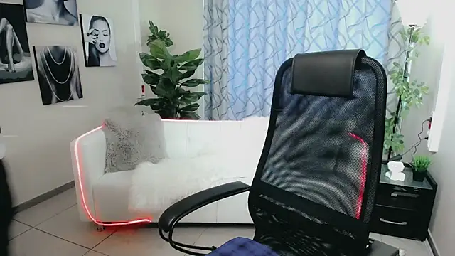 Favorite 0 online show from September 12, 2025, 1:11 pm