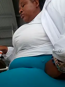 Snapshot of Bootyliciousbbw12 chatting on November 10, 2025, 10:25 am Bootyliciousbbw12 online show from November 10, 2025, 10:25 am