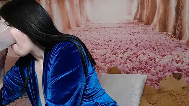 Annatrybebetter online show from January 14, 2026, 11:42 pm