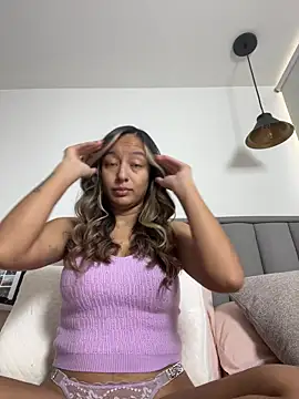 DianaHopson online show from November 27, 2025, 8:11 pm