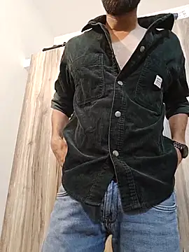 18 couple sex online show from May 14, 2026, 9:32 pm