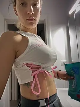 Ella Charm online show from October 14, 2025, 3:46 pm